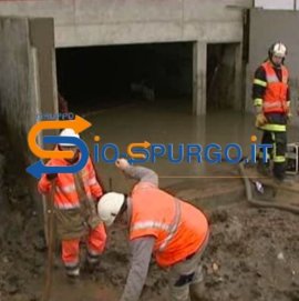 Prosciugamento locali allagati a Roma Prosciugamento locali allagati a Roma